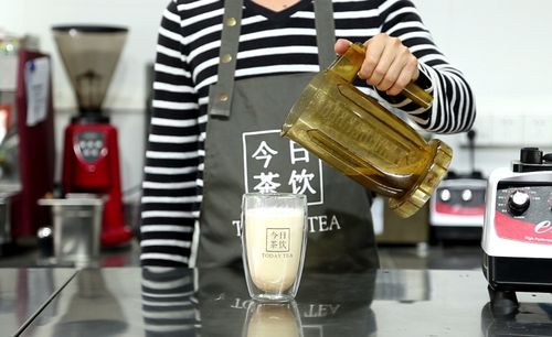 今日茶饮 免费奶茶培训 日式焙焙姜奶 茶 饮品配方做法 制作教程